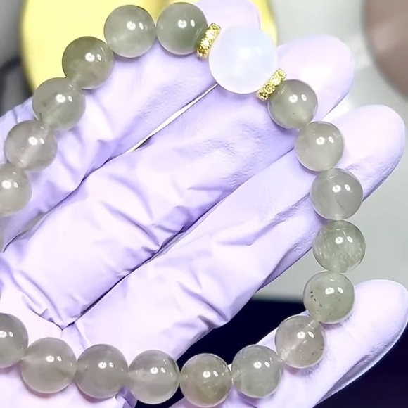 Green Rutilated Quartz Bracelet - Picture 6 of 7